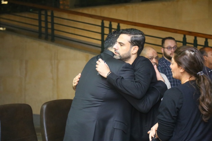 أحمد حلمي والسعدني وعمرو يوسف ونجوم الفن في عزاء والد أكرم حسني أحمد حلمي والسعدني وعمرو يوسف ونجوم الفن في عزاء والد أكرم حسني