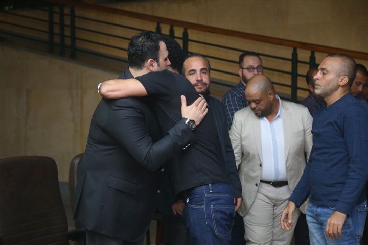 أحمد حلمي والسعدني وعمرو يوسف ونجوم الفن في عزاء والد أكرم حسني أحمد حلمي والسعدني وعمرو يوسف ونجوم الفن في عزاء والد أكرم حسني