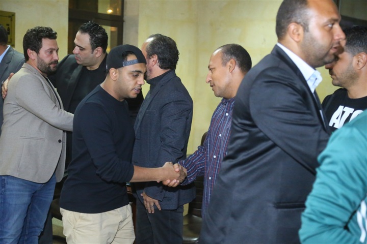 أحمد حلمي والسعدني وعمرو يوسف ونجوم الفن في عزاء والد أكرم حسني أحمد حلمي والسعدني وعمرو يوسف ونجوم الفن في عزاء والد أكرم حسني
