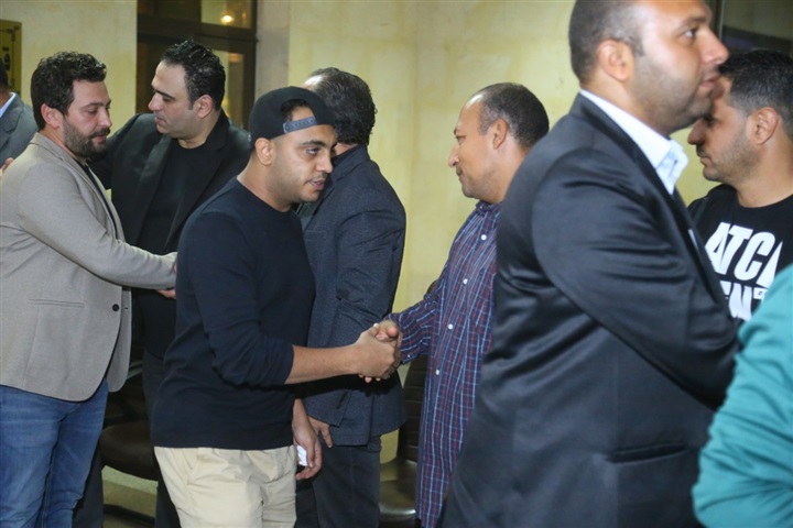 أحمد حلمي والسعدني وعمرو يوسف ونجوم الفن في عزاء والد أكرم حسني أحمد حلمي والسعدني وعمرو يوسف ونجوم الفن في عزاء والد أكرم حسني