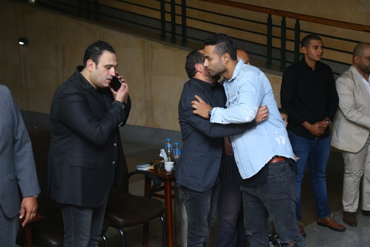 أحمد حلمي والسعدني وعمرو يوسف ونجوم الفن في عزاء والد أكرم حسني أحمد حلمي والسعدني وعمرو يوسف ونجوم الفن في عزاء والد أكرم حسني