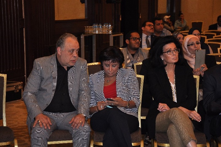 بالصور.. وزيرة الهجرة ونجوم الفن والمشاهير في توقيع "أيام في بيت المحترم" لـ شافكي المنيري بالصور.. وزيرة الهجرة ونجوم الفن والمشاهير في توقيع "أيام في بيت المحترم" لـ شافكي المنيري