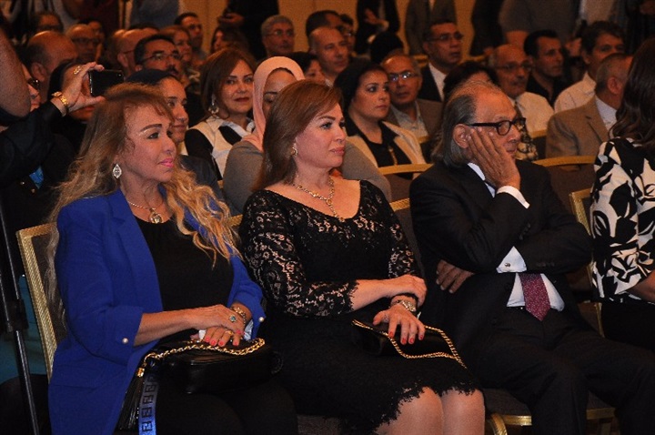 بالصور.. وزيرة الهجرة ونجوم الفن والمشاهير في توقيع "أيام في بيت المحترم" لـ شافكي المنيري بالصور.. وزيرة الهجرة ونجوم الفن والمشاهير في توقيع "أيام في بيت المحترم" لـ شافكي المنيري