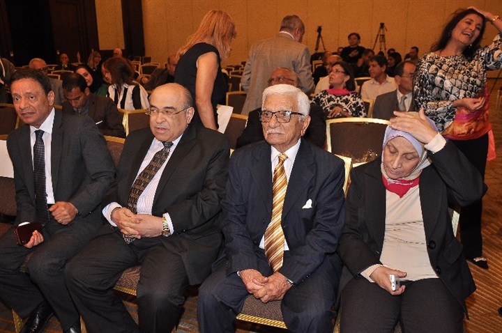 بالصور.. وزيرة الهجرة ونجوم الفن والمشاهير في توقيع "أيام في بيت المحترم" لـ شافكي المنيري بالصور.. وزيرة الهجرة ونجوم الفن والمشاهير في توقيع "أيام في بيت المحترم" لـ شافكي المنيري
