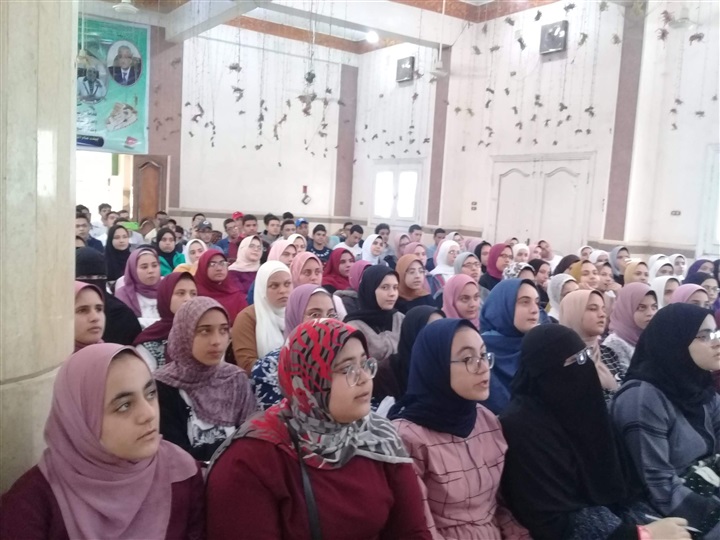 بالصور.. "تعليم كفر الشيخ" تنظم محاضرات مجانية لطلاب الثانوية العامة 