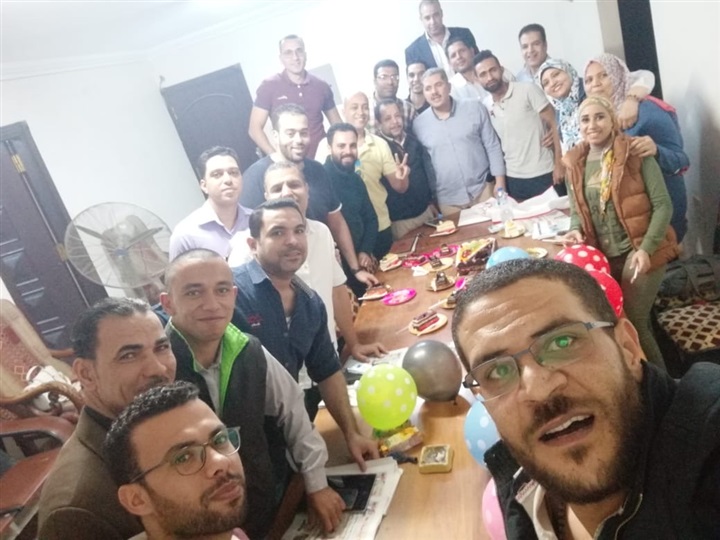 أسرة "صدى العرب" وجريدة السوق العربية تحتفل بعيد ميلاد الزميل عمرو بكير أسرة "صدى العرب" وجريدة السوق العربية تحتفل بعيد ميلاد الزميل عمرو بكير