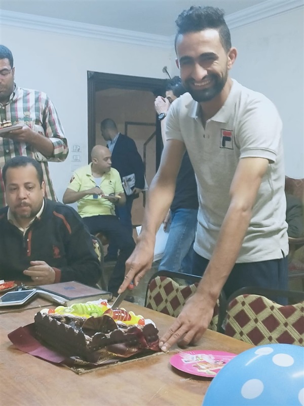 أسرة "صدى العرب" وجريدة السوق العربية تحتفل بعيد ميلاد الزميل عمرو بكير أسرة "صدى العرب" وجريدة السوق العربية تحتفل بعيد ميلاد الزميل عمرو بكير