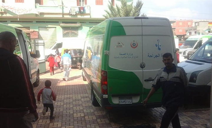 بالصور.. توقيع الكشف الطبي علي 2850 مواطنًا في قافلة مجانية بقري سيدي سالم