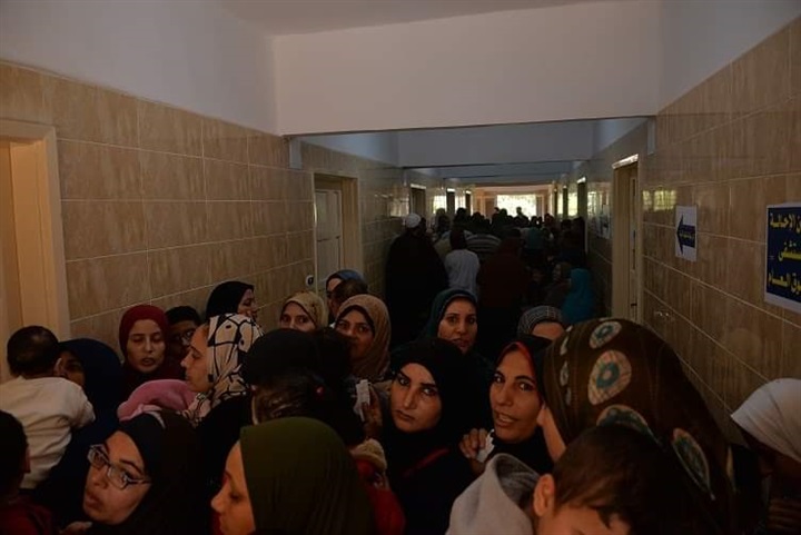 "صحتك تهمنا".. جامعة كفر الشيخ تواصل توجيه القوافل الطبية المجانية بقرى دسوق "صور"
