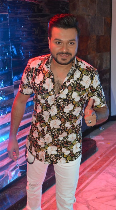 محمد عبد المنعم "واد مختلف" محمد عبد المنعم "واد مختلف"