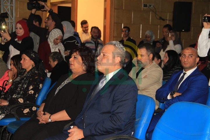بالصور.. وزيرة الثقافة تحضر حفل تأبين الراحل هيثم أحمد زكى فى قصر السينما بالصور.. وزيرة الثقافة تحضر حفل تأبين الراحل هيثم أحمد زكى فى قصر السينما