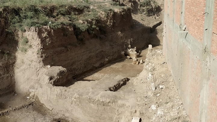 العثور على معبد أثرى بمنطقة الآثار ببنها