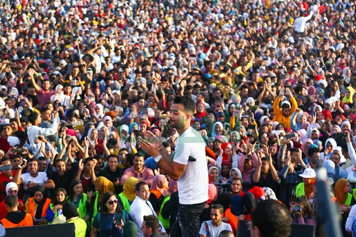 بالصور .. هيثم شاكر يتألق باضخم حفلات الجامعات بحضور تخطي ال ٧٠ الف من طلاب حلوان بالصور .. هيثم شاكر يتألق باضخم حفلات الجامعات بحضور تخطي ال ٧٠ الف من طلاب حلوان