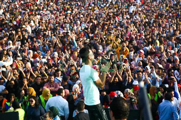 بالصور .. هيثم شاكر يتألق باضخم حفلات الجامعات بحضور تخطي ال ٧٠ الف من طلاب حلوان بالصور .. هيثم شاكر يتألق باضخم حفلات الجامعات بحضور تخطي ال ٧٠ الف من طلاب حلوان