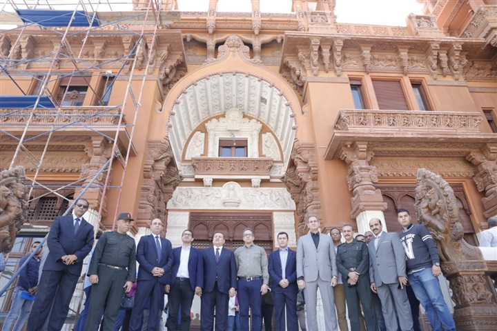 وزیر الآثار یستقبل رئیس وأعضاء لجنة الثقافة والآثار والإعلام بقصر البارون إمبان بمصر الجدیدة وزیر الآثار یستقبل رئیس وأعضاء لجنة الثقافة والآثار والإعلام بقصر البارون إمبان بمصر الجدیدة