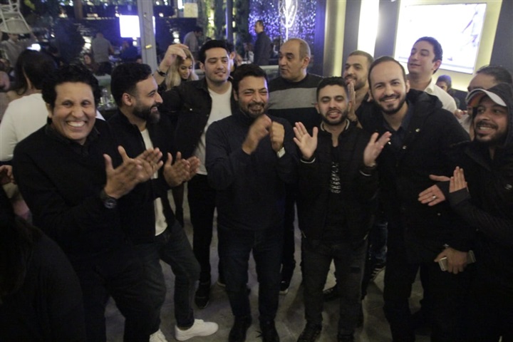 شاهد.. بحضور نخبة من النجوم إحتفالية ضخمة بعيد ميلاد الكابو حميد الشاعري شاهد.. بحضور نخبة من النجوم إحتفالية ضخمة بعيد ميلاد الكابو حميد الشاعري