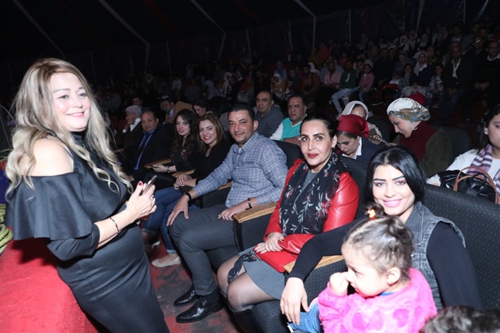 فاتن الحلو مقدمة لبرنامج دهب الحلو أصغر مروضات وحوش فاتن الحلو مقدمة لبرنامج دهب الحلو أصغر مروضات وحوش