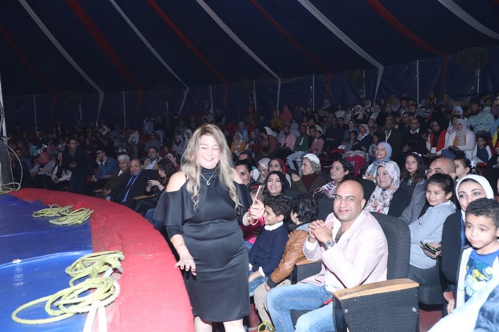 فاتن الحلو مقدمة لبرنامج دهب الحلو أصغر مروضات وحوش فاتن الحلو مقدمة لبرنامج دهب الحلو أصغر مروضات وحوش