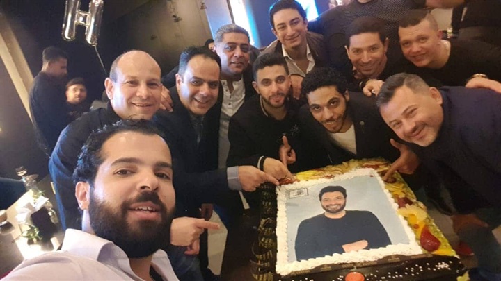 شاهد.. بحضور نخبة من النجوم إحتفالية ضخمة بعيد ميلاد الكابو حميد الشاعري شاهد.. بحضور نخبة من النجوم إحتفالية ضخمة بعيد ميلاد الكابو حميد الشاعري