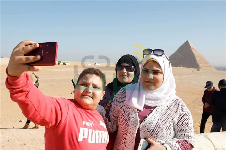 وزارة الآثار تدعو الطفل علي صبرة وعائلته لجولة إرشادية في 3 مواقع