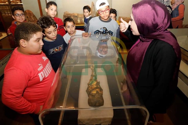 وزارة الآثار تدعو الطفل علي صبرة وعائلته لجولة إرشادية في 3 مواقع
