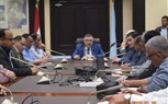 محافظ البحر الاحمر يناقش الموقف التنفيذى لتحسين الصورة الذهنية والبصرية بمدينة الغردقة