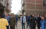   بالصور.. إزالة برج سكني مخالف وفصل المرافق عن 4 منازل بكفر الشيخ