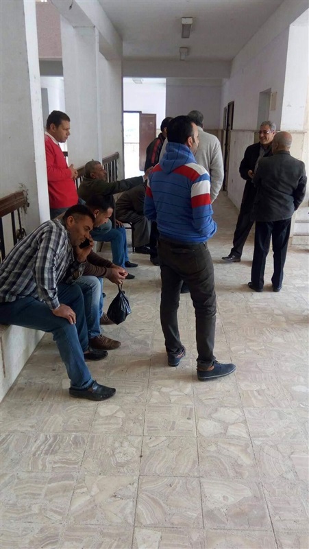 وقفة احتجاجية للعاملين بالجامعة العمالية بكفر الشيخ لتأخر صرف رواتبهم