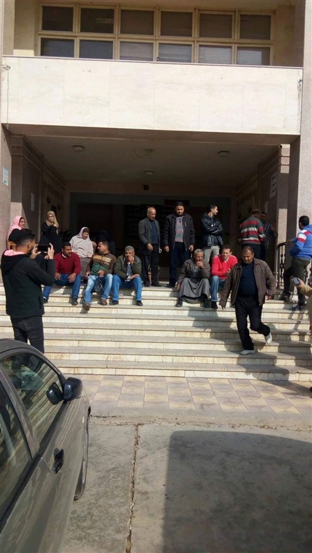 وقفة احتجاجية للعاملين بالجامعة العمالية بكفر الشيخ لتأخر صرف رواتبهم