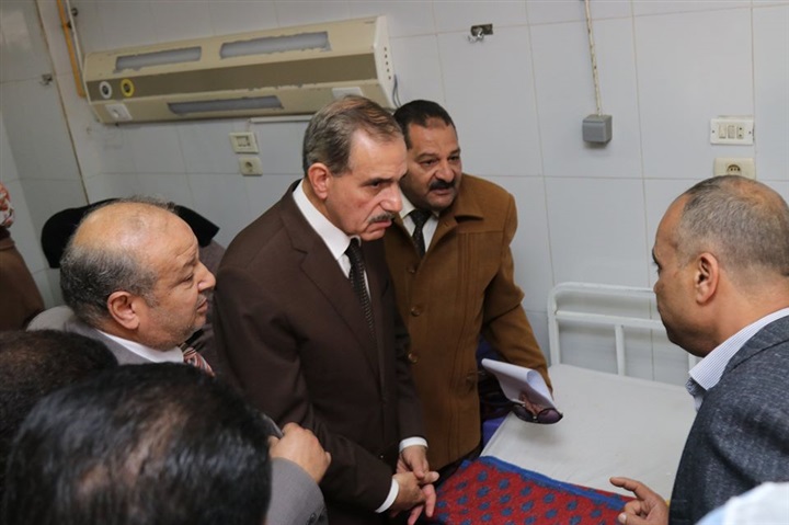 بالصور.. محافظ كفر الشيخ يزور الطفلة " شروق وعبدالله" ضحايا التعذيب.. ويكلف بإيداعهما دار رعاية الطفل