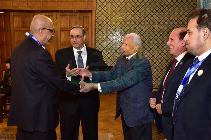 وزير العدل الأسبق: مواجهة التزييف لاتقتصر على التشريع فقط