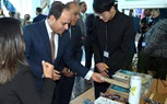 السيسي يتفقد منطقة رواد الاعمال بمنتدى شباب العالم