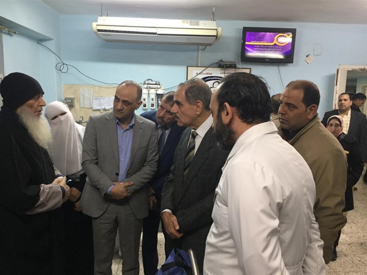 بالصور.. محافظ كفر الشيخ يطمئن علي مستوي الخدمات بمستشفي العبور