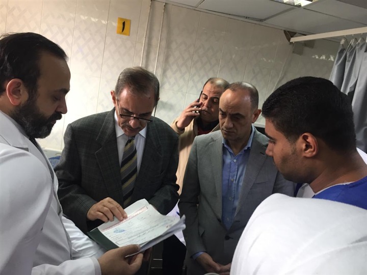 بالصور.. محافظ كفر الشيخ يطمئن علي مستوي الخدمات بمستشفي العبور