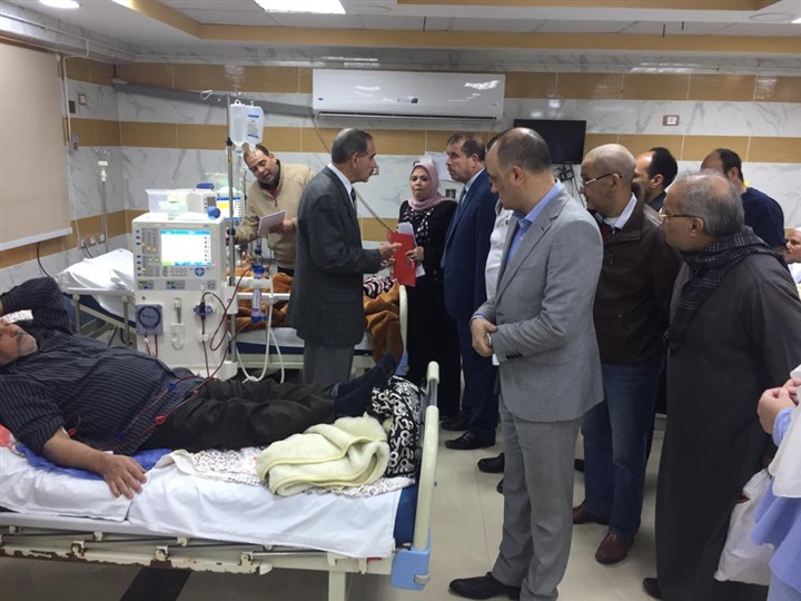 بالصور.. محافظ كفر الشيخ يطمئن علي مستوي الخدمات بمستشفي العبور