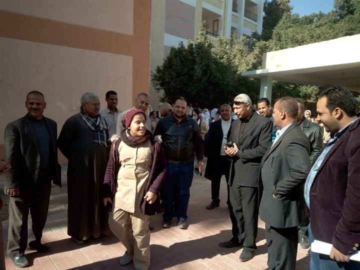 بالصور.. رئيس مدينة البدارى يتابع استعدادات مدرسة "أم المؤمنين" لإستقبال العرض المسرحي "ولاد البلد" السبت القادم بالصور.. رئيس مدينة البدارى يتابع استعدادات مدرسة "أم المؤمنين" لإستقبال العرض المسرحي "ولاد البلد" السبت القادم