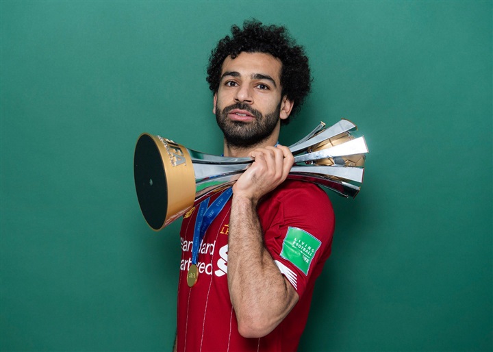 شاهد.. محمد صلاح فى جلسة تصوير حاملا كأس العالم للأندية شاهد.. محمد صلاح فى جلسة تصوير حاملا كأس العالم للأندية