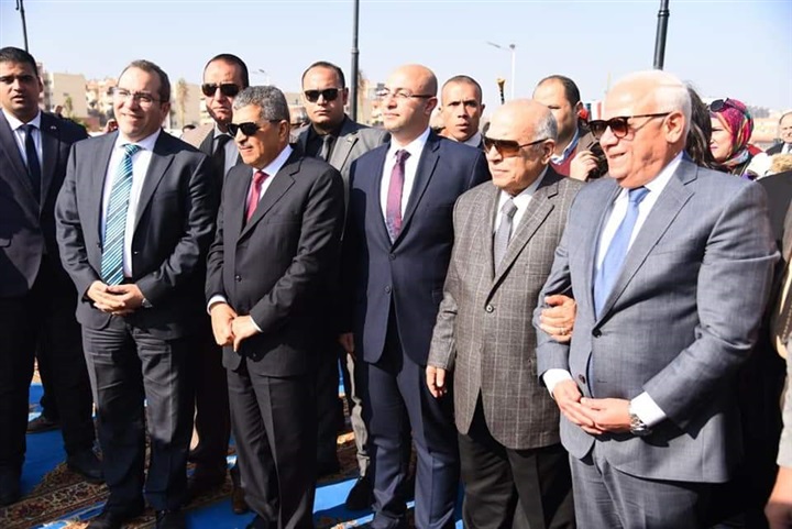 محافظ بورسعيد ورئيس هيئة قناة السويس يفتتحان الممشى السياحي الجديد في بورسعيد