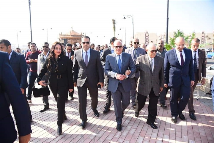 محافظ بورسعيد ورئيس هيئة قناة السويس يفتتحان الممشى السياحي الجديد في بورسعيد