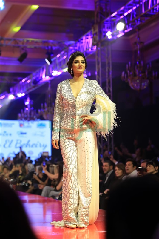 بالصور .. مي عمر تتألق بأغلى فستان زفاف في العالم قيمته ١٥ مليون دولار بالصور .. مي عمر تتألق بأغلى فستان زفاف في العالم قيمته ١٥ مليون دولار