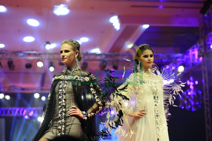 بالصور .. مي عمر تتألق بأغلى فستان زفاف في العالم قيمته ١٥ مليون دولار بالصور .. مي عمر تتألق بأغلى فستان زفاف في العالم قيمته ١٥ مليون دولار