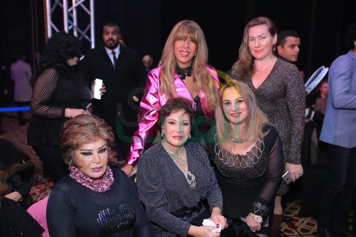 بالصور .. مي عمر تتألق بأغلى فستان زفاف في العالم قيمته ١٥ مليون دولار بالصور .. مي عمر تتألق بأغلى فستان زفاف في العالم قيمته ١٥ مليون دولار