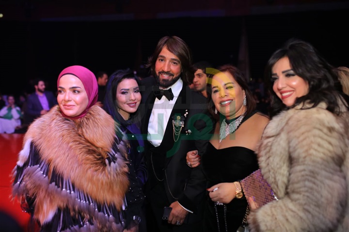 بالصور .. مي عمر تتألق بأغلى فستان زفاف في العالم قيمته ١٥ مليون دولار بالصور .. مي عمر تتألق بأغلى فستان زفاف في العالم قيمته ١٥ مليون دولار