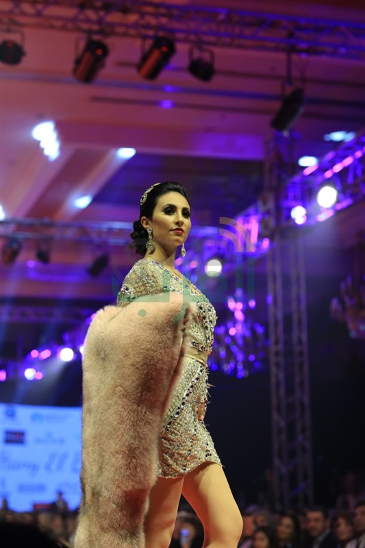 بالصور .. مي عمر تتألق بأغلى فستان زفاف في العالم قيمته ١٥ مليون دولار بالصور .. مي عمر تتألق بأغلى فستان زفاف في العالم قيمته ١٥ مليون دولار