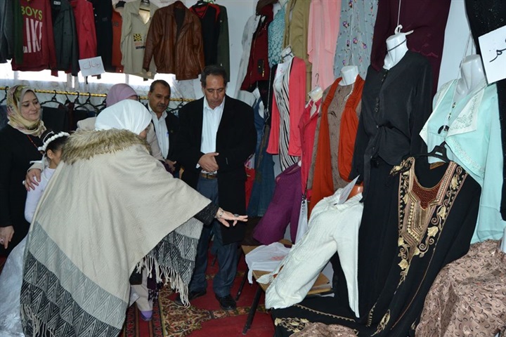 بالصور.. تعليم كفر الشيخ: توزيع 61 ألف قطعة ملابس مجانا علي الطلاب في المرحلة الأولي