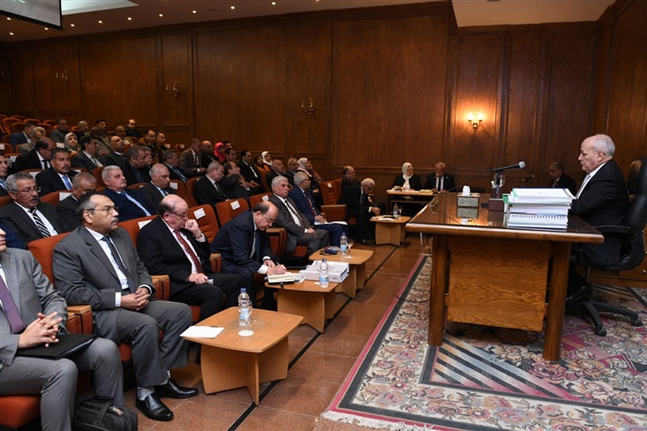 العصار يناقش مع شركات الإنتاج الحربي موازنة العام المالي 2018 ـ 2019 العصار يناقش مع شركات الإنتاج الحربي موازنة العام المالي 2018 ـ 2019