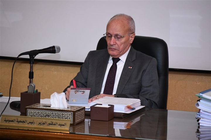 العصار يناقش مع شركات الإنتاج الحربي موازنة العام المالي 2018 ـ 2019 العصار يناقش مع شركات الإنتاج الحربي موازنة العام المالي 2018 ـ 2019