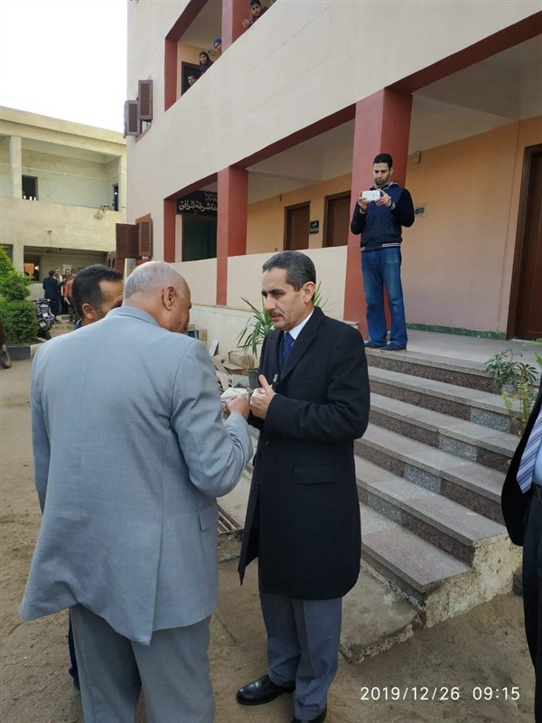 محافظ الغربية في جولة ميدانية مفاجئة على مركزى زفتى والسنطة لمتابعة المشروعات الجارية وأعمال تأمين الكنائس