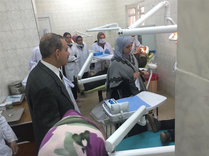 بالصور.. محافظ كفر الشيخ يقرر تكريم معلمة وطالب بمدرسة النور للمكفوفين ويكلف بإعادة بناء المدرسة