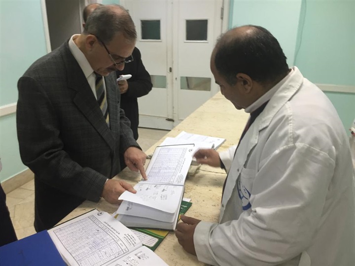 بالصور.. محافظ كفر الشيخ يقرر تكريم معلمة وطالب بمدرسة النور للمكفوفين ويكلف بإعادة بناء المدرسة